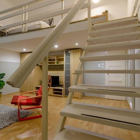 De Lux Studio Apartment In Historical Quarters Budapest Esterno foto