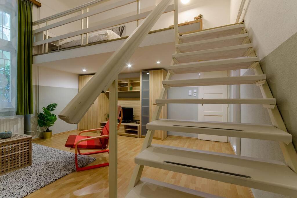 De Lux Studio Apartment In Historical Quarters Budapest Esterno foto