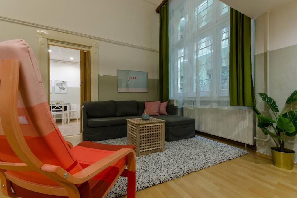 De Lux Studio Apartment In Historical Quarters Budapest Esterno foto
